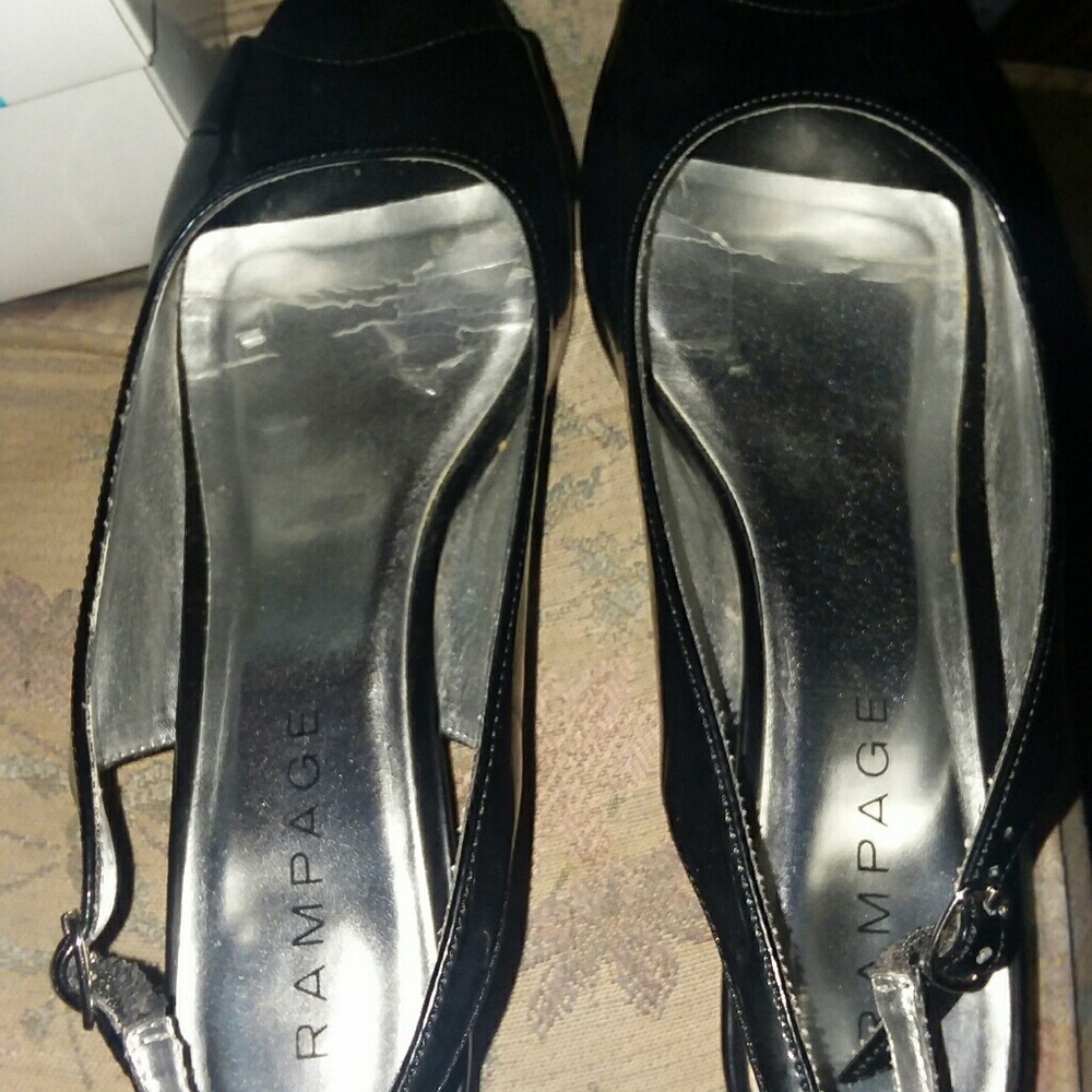 Shoes - Picture 5 of 8